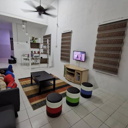 As'Cattleya Homestay Sepang Buitenkant foto